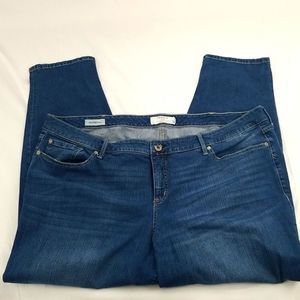 TORRID PLUS SIZE Boyfriend Jeans Size 28R.  0066‎